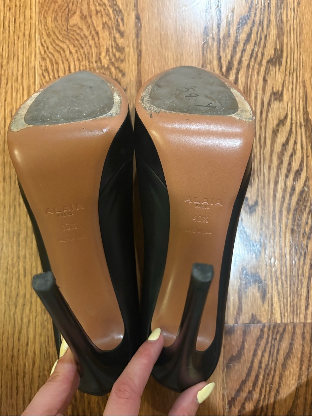 Alaia Pumps - Picture 6 of 6